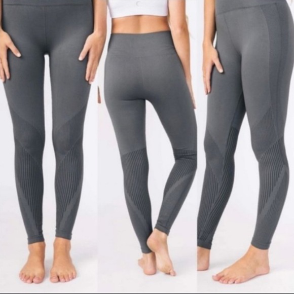 NWOT Zyia Grey Grid Performance High Rise Seamless Leggins - Picture 2 of 5